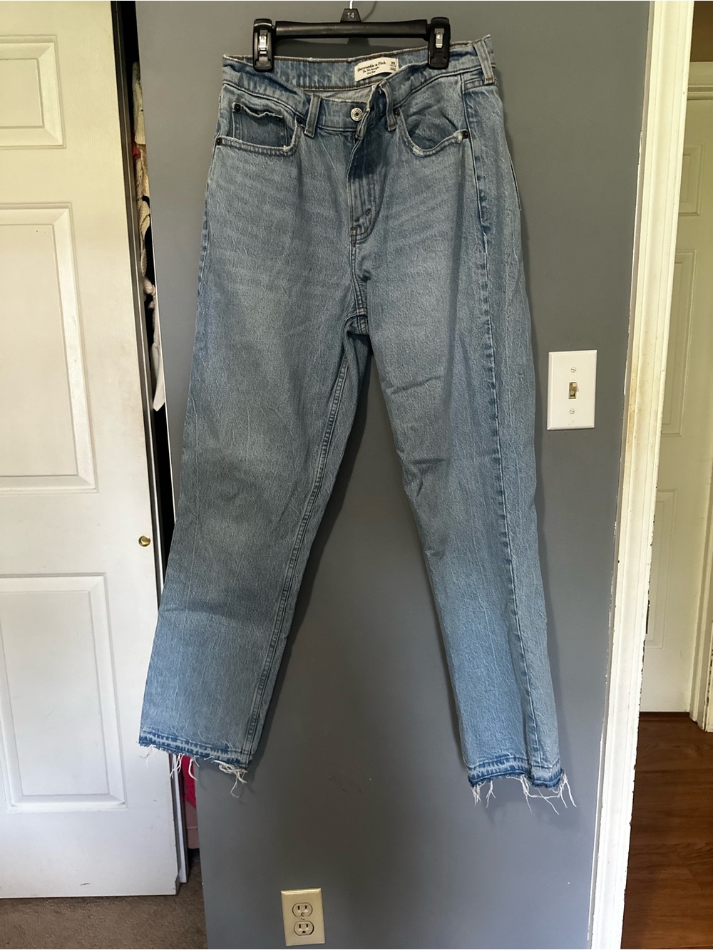 Abercrombie & Fitch The ‘90s Straight Mid Rise in Curve Love